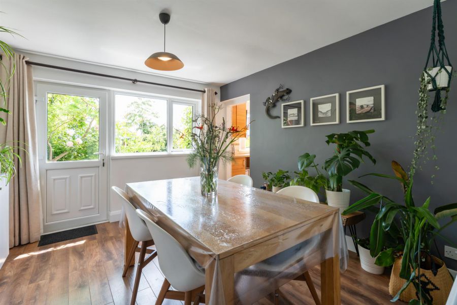 1 Tara Crescent