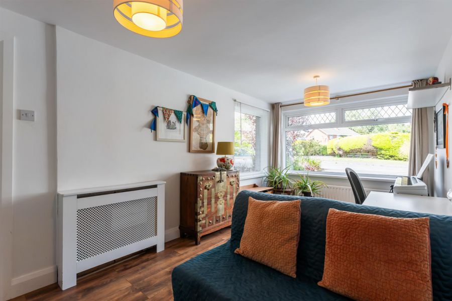 1 Tara Crescent