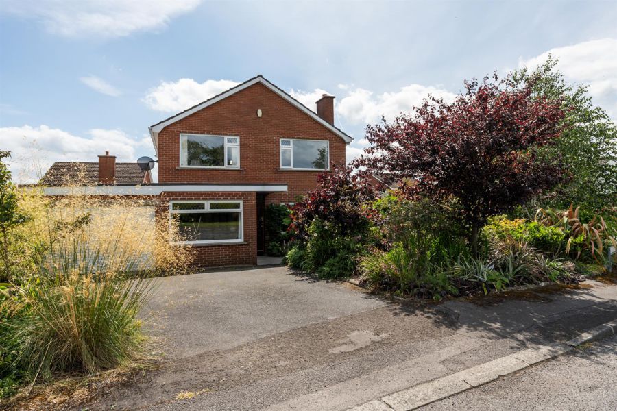 1 Tara Crescent