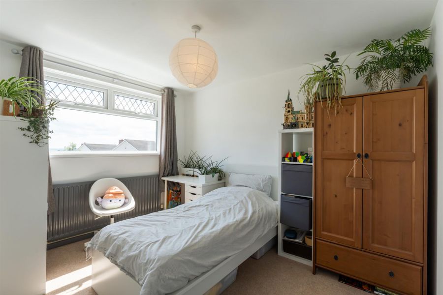 1 Tara Crescent