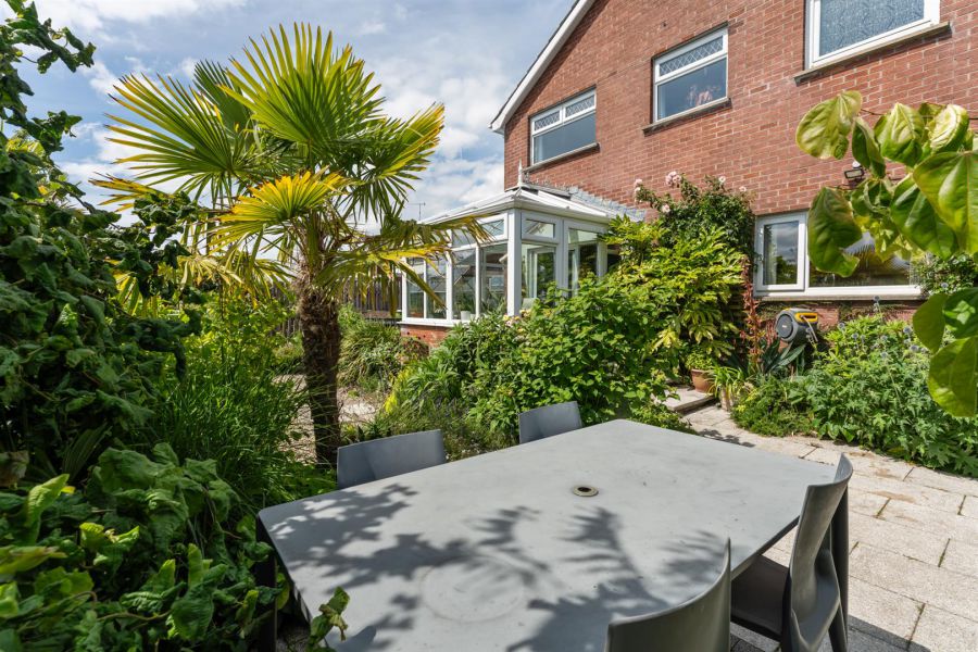 1 Tara Crescent