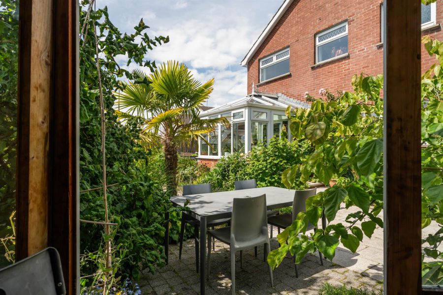 1 Tara Crescent