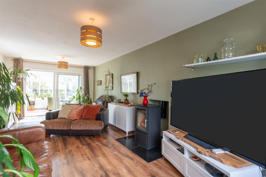 1 Tara Crescent
