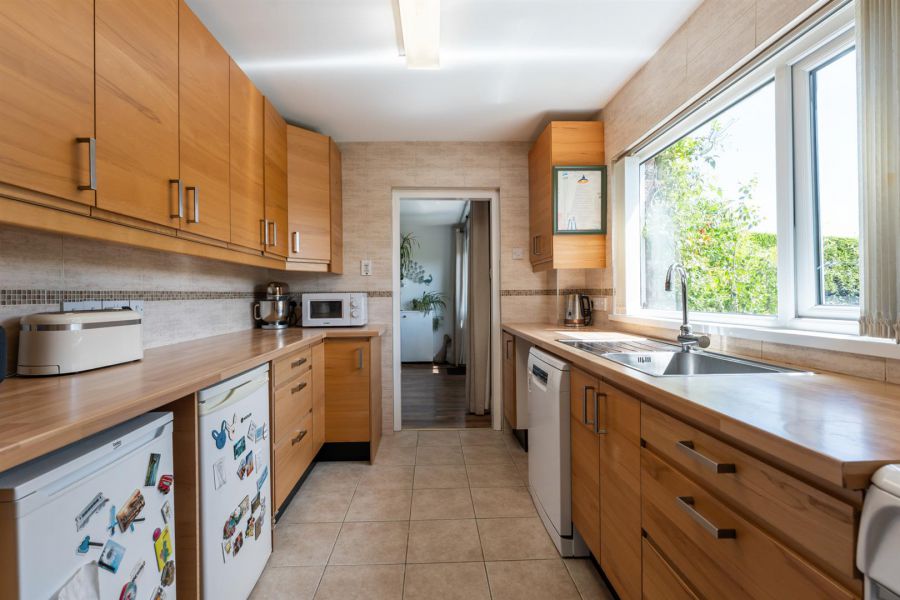 1 Tara Crescent