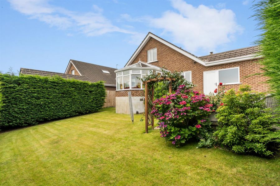 8 Beverley Drive