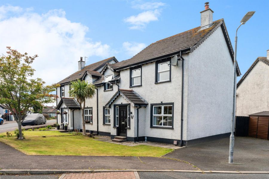 2 Cairndore Vale