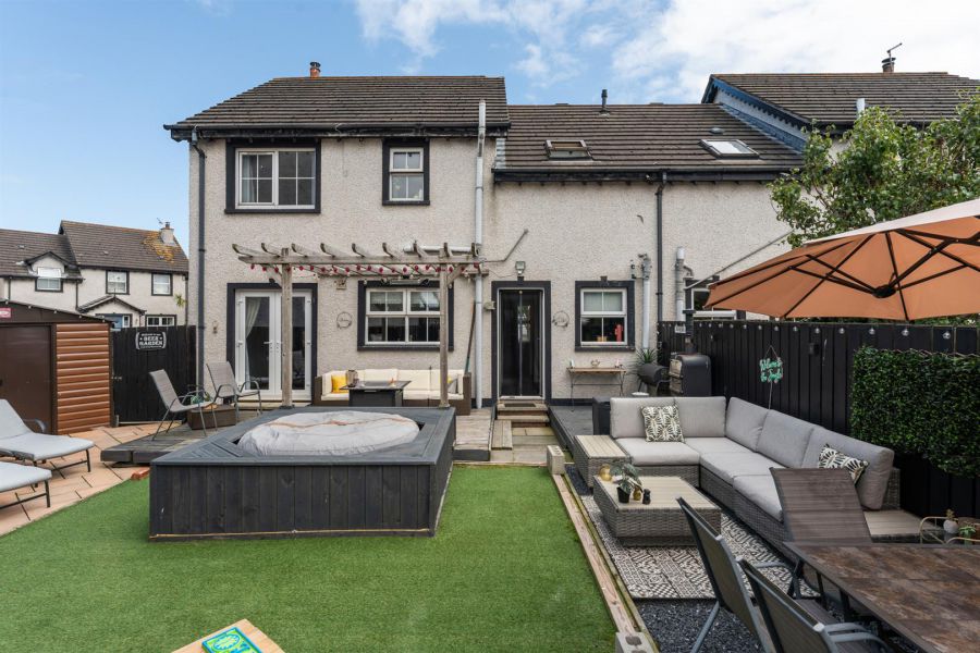 2 Cairndore Vale
