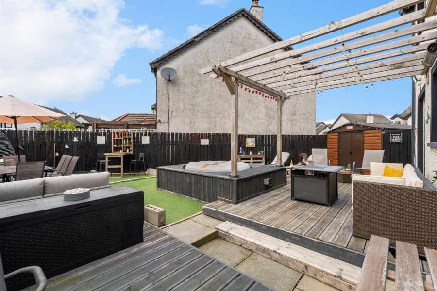 2 Cairndore Vale
