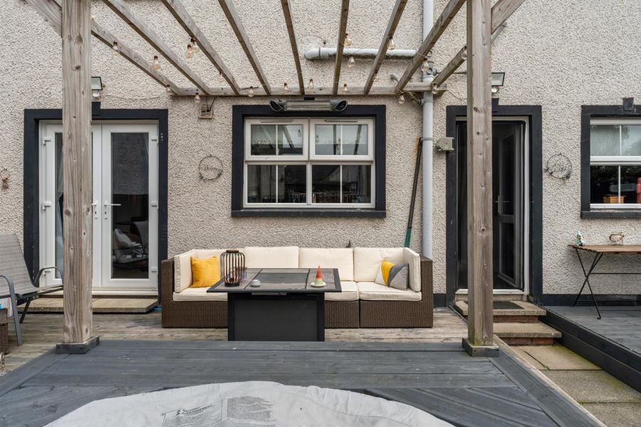 2 Cairndore Vale