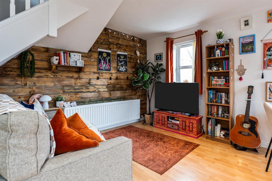 31 Whitethorn Avenue
