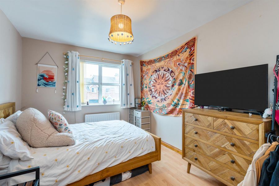 31 Whitethorn Avenue