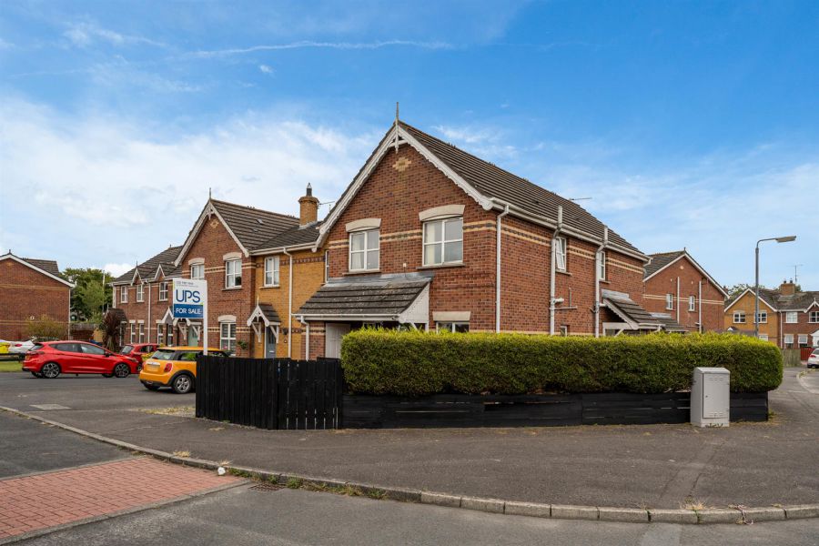 31 Whitethorn Avenue