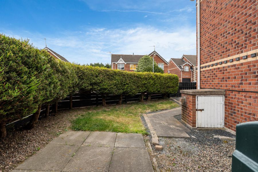 31 Whitethorn Avenue