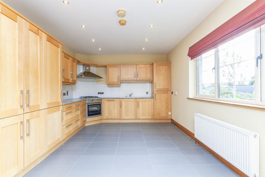 6 Ardnavalley Avenue