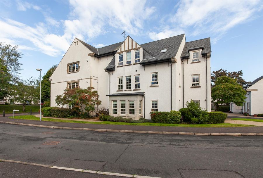 6 Ardnavalley Avenue