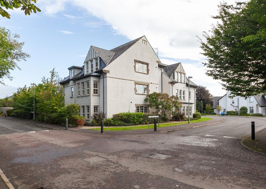 6 Ardnavalley Avenue