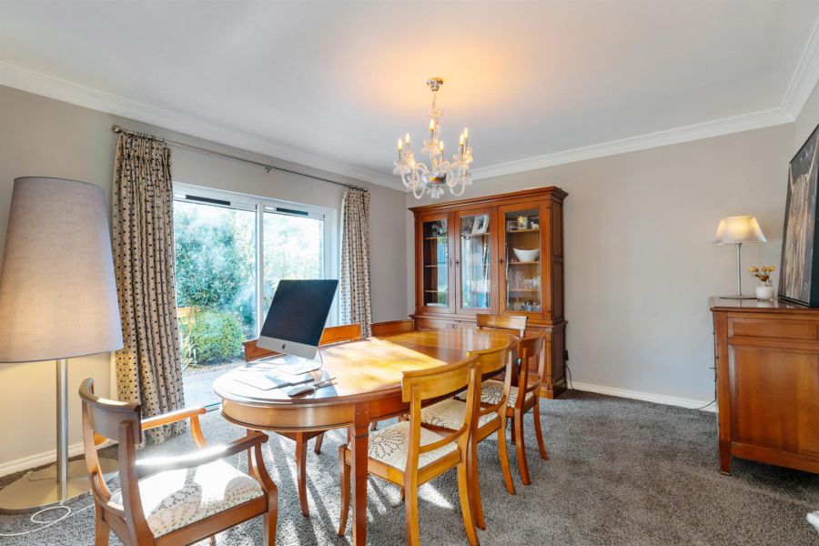 17 Manor Park