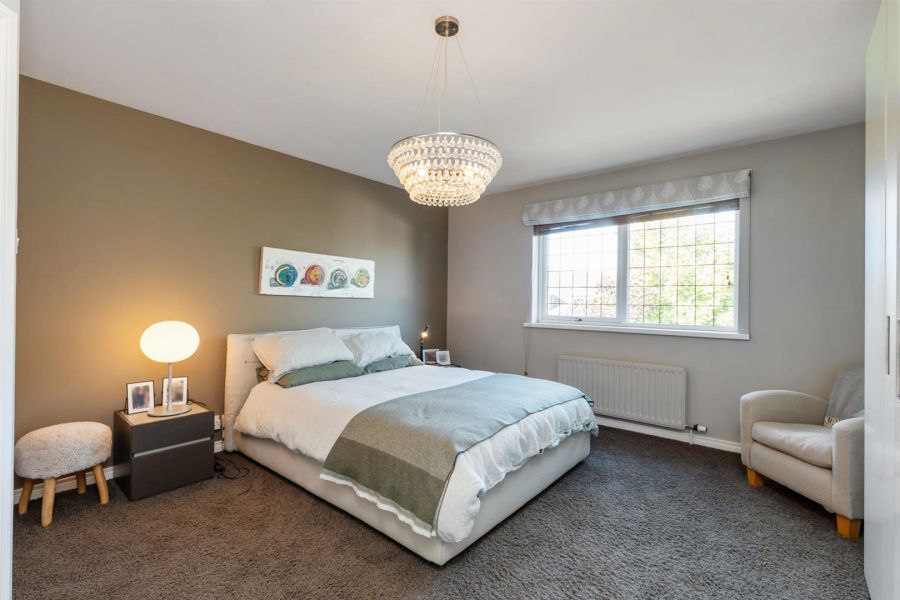 17 Manor Park