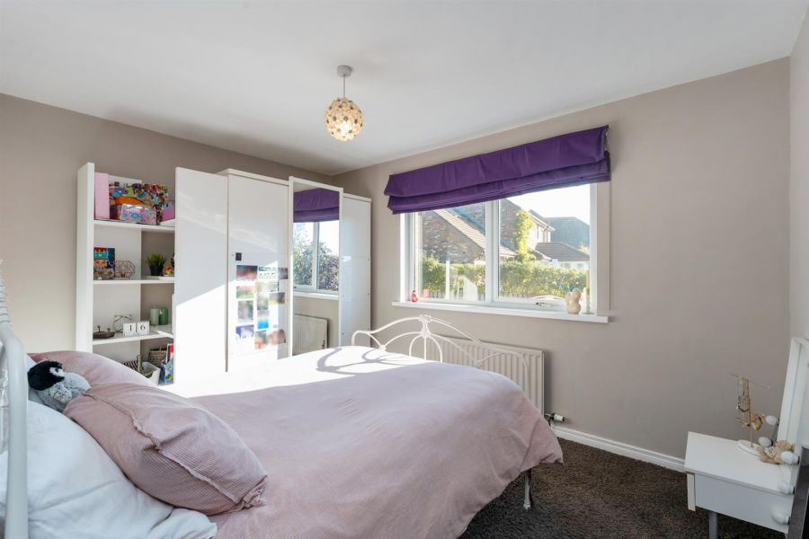 17 Manor Park