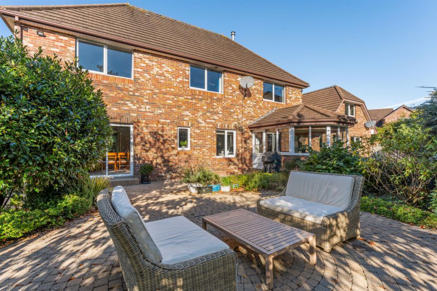 17 Manor Park