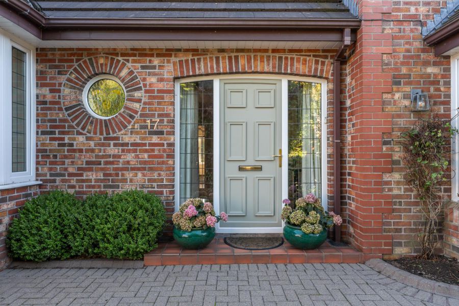 17 Manor Park