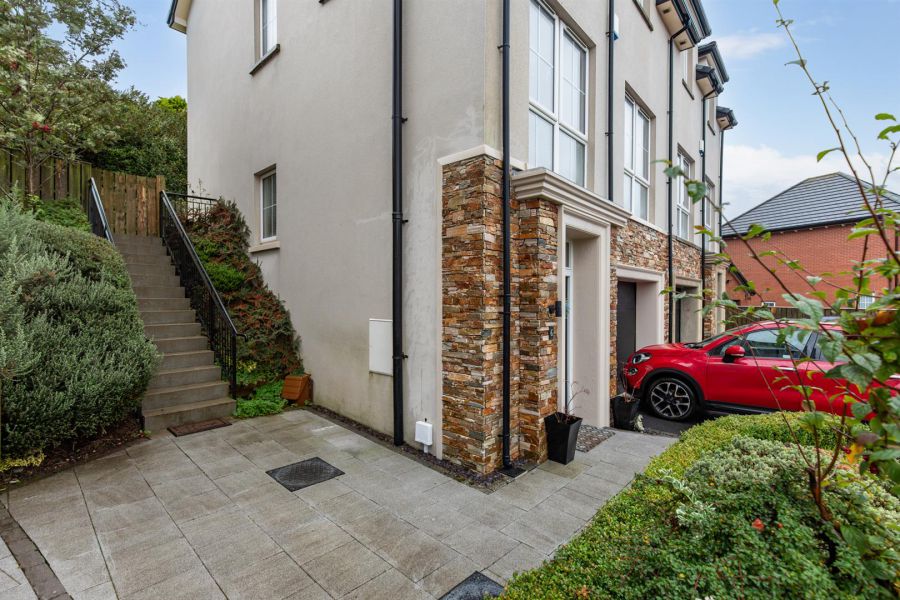 6 Blackwood Crescent