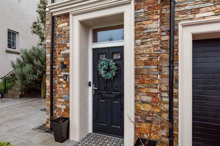 6 Blackwood Crescent