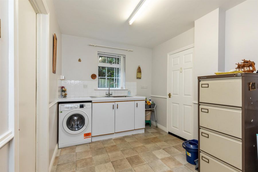 12A Manse Road 12A Manse Road