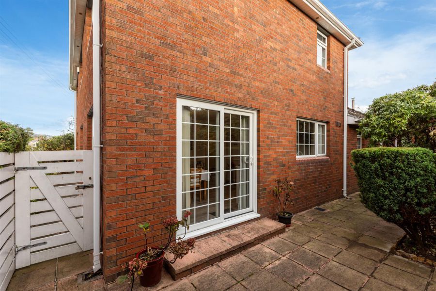 12A Manse Road 12A Manse Road