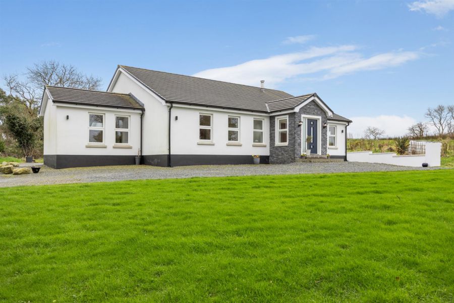 Hillside Cottage, 27A Craigarusky Road