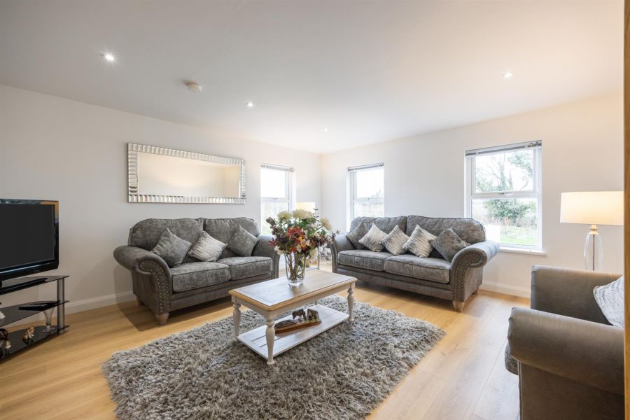 Hillside Cottage, 27A Craigarusky Road