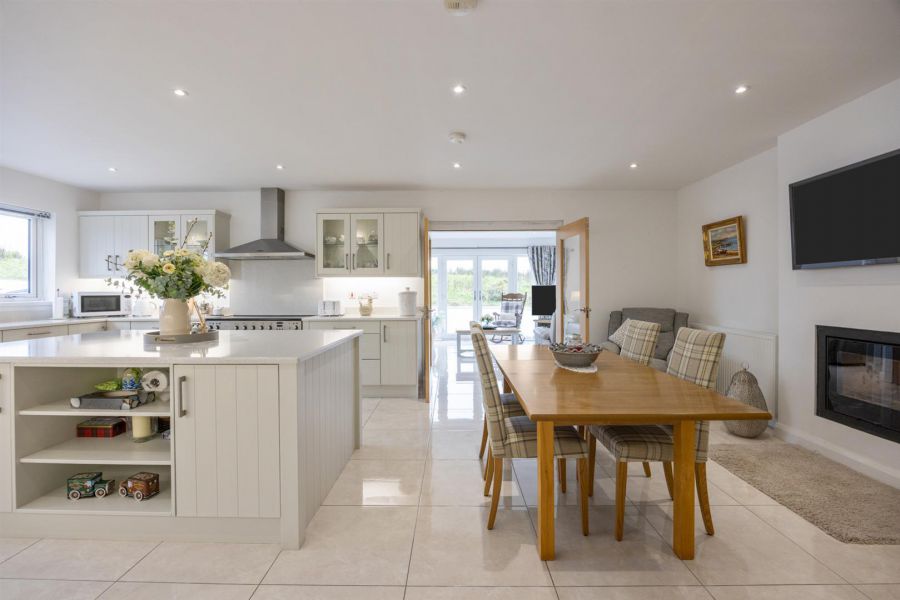 Hillside Cottage, 27A Craigarusky Road