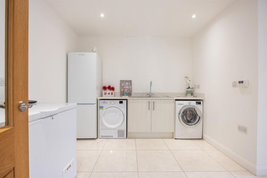 Hillside Cottage, 27A Craigarusky Road