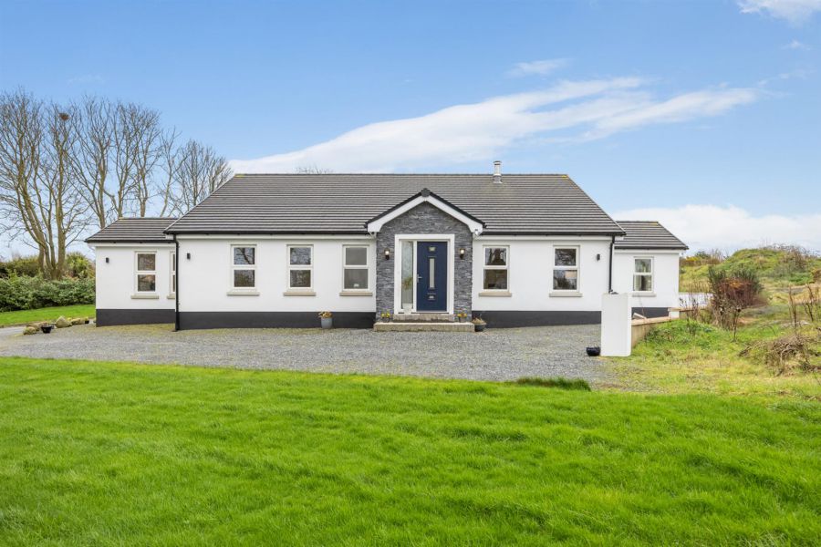 Hillside Cottage, 27A Craigarusky Road