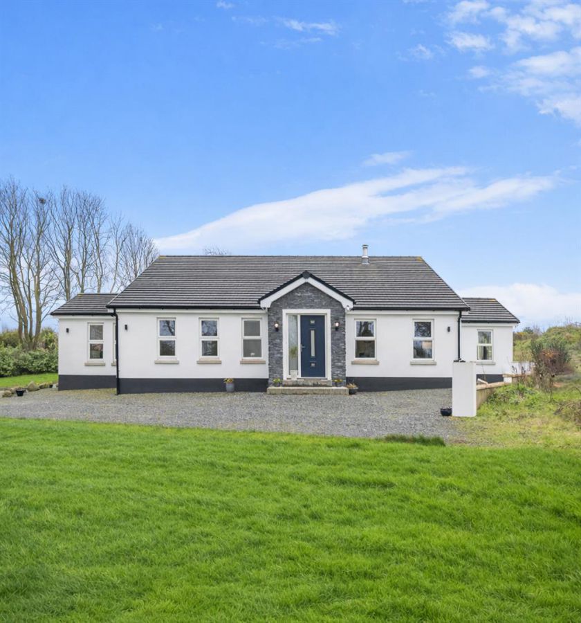 Hillside Cottage, 27A Craigarusky Road