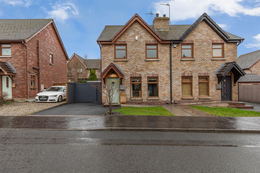 12 Stonebridge Drive