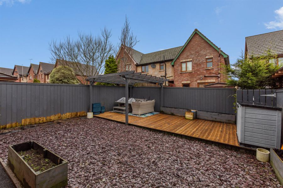 12 Stonebridge Drive