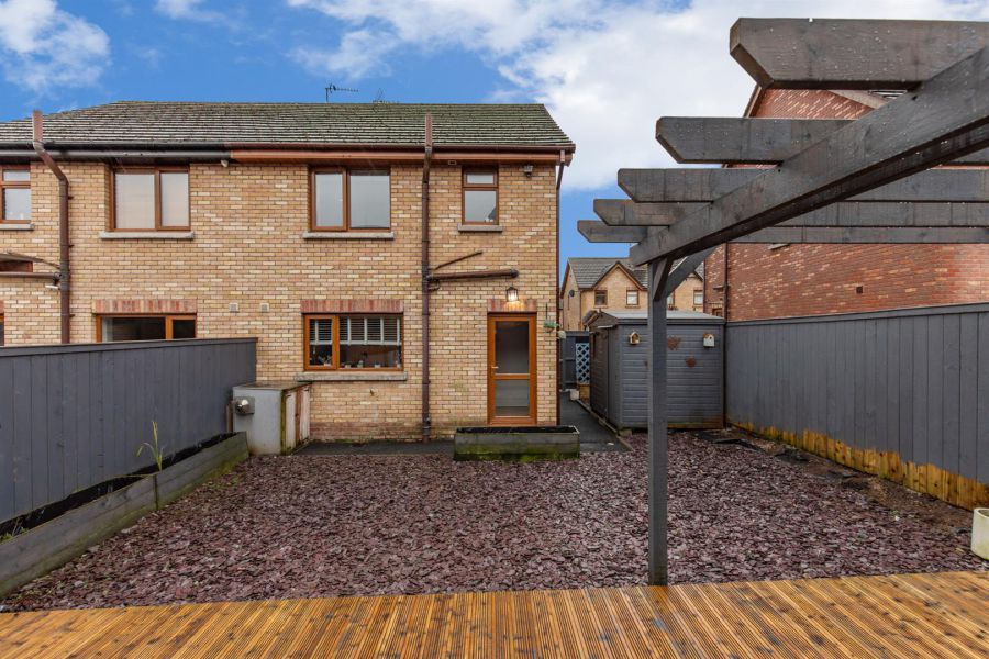 12 Stonebridge Drive