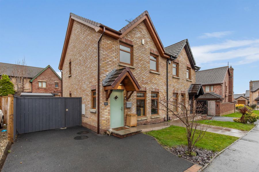 12 Stonebridge Drive