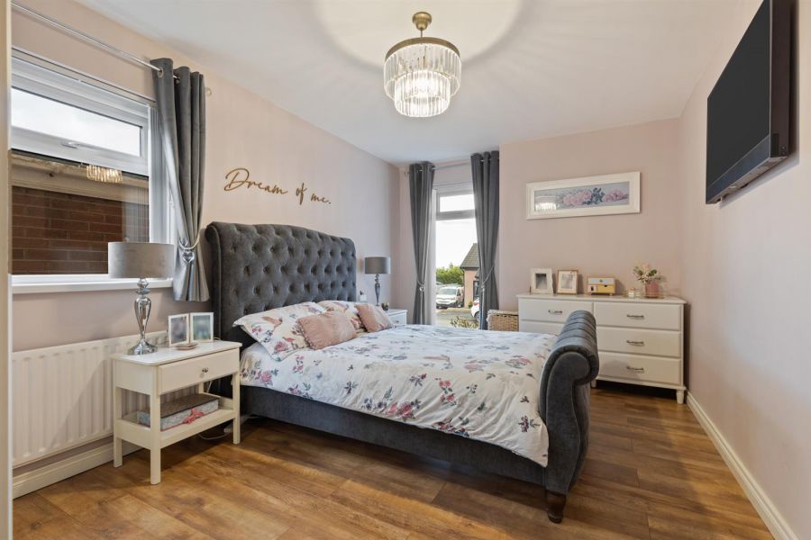 39 Mandeville Avenue