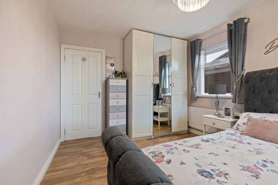 39 Mandeville Avenue