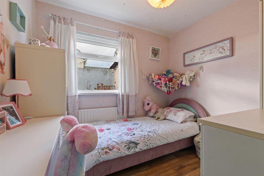 39 Mandeville Avenue