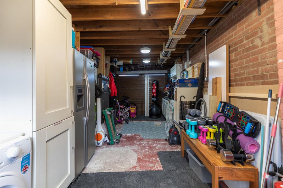 39 Mandeville Avenue