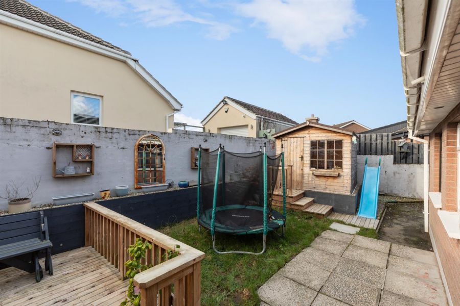 39 Mandeville Avenue