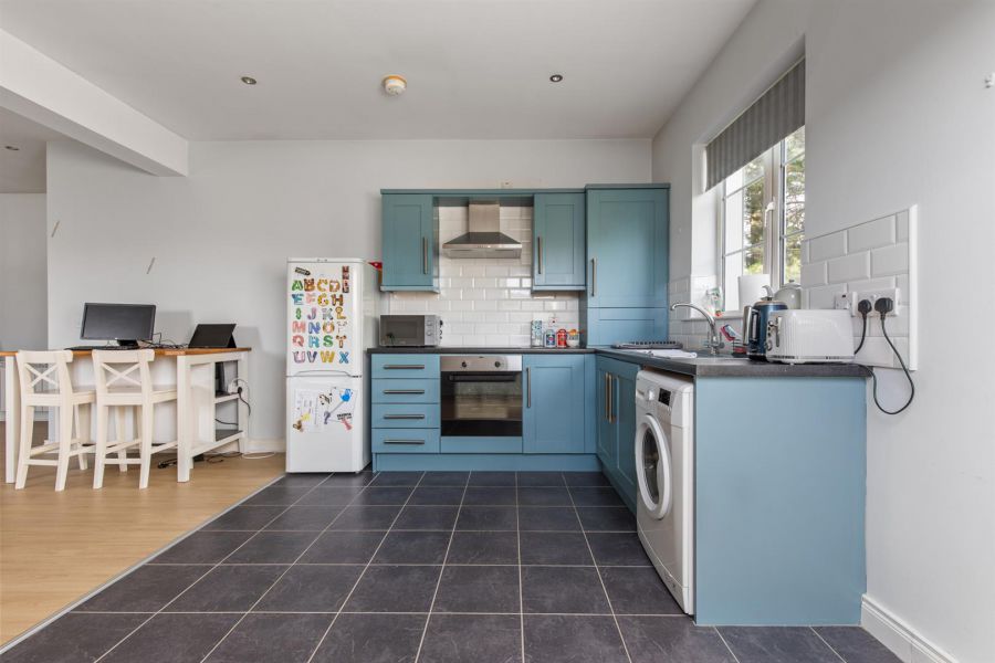 Apt 14 Danescourt, 116 Donaghadee Road