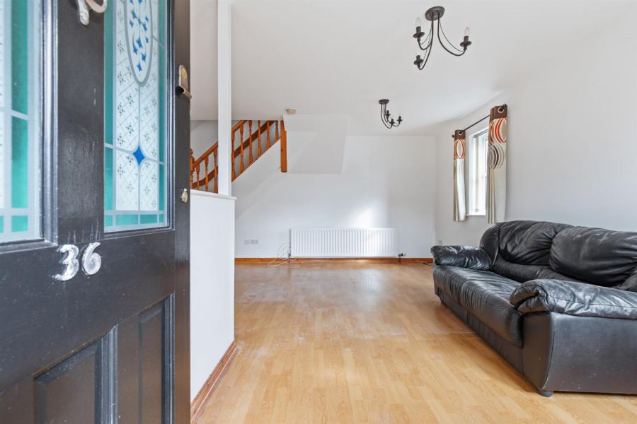 36 Whitethorn Avenue