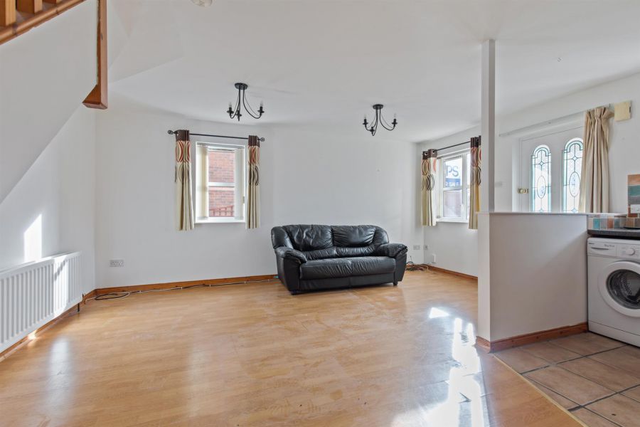 36 Whitethorn Avenue