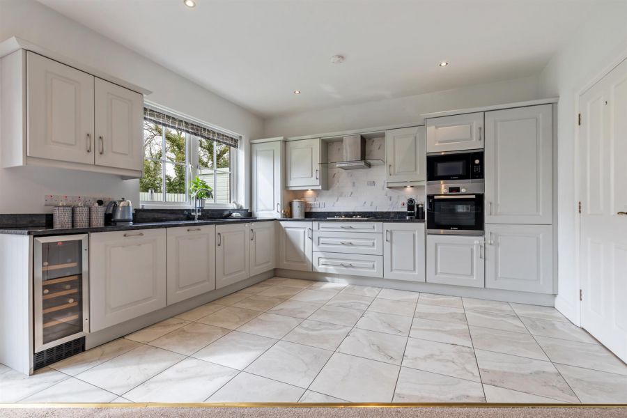 8 Tullynagardy Grove