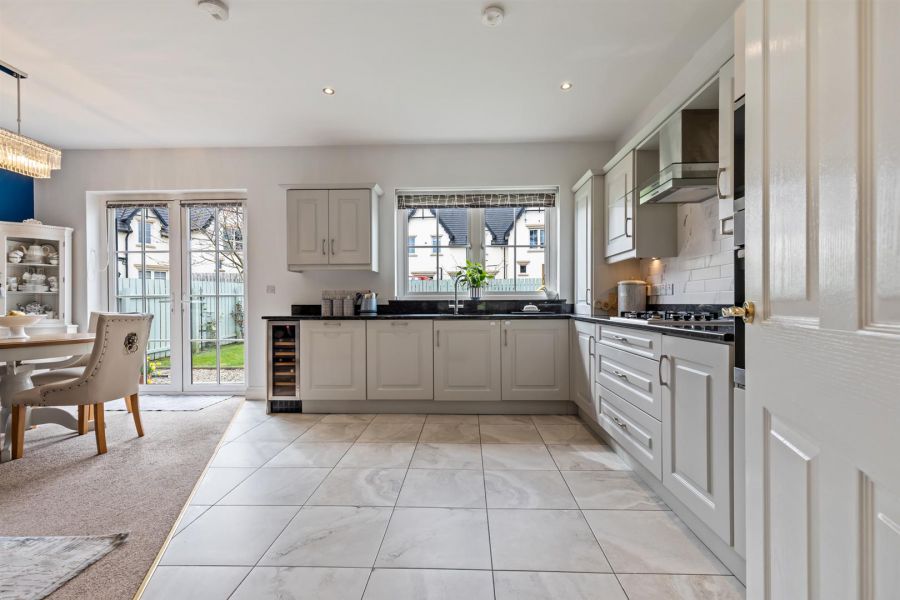 8 Tullynagardy Grove