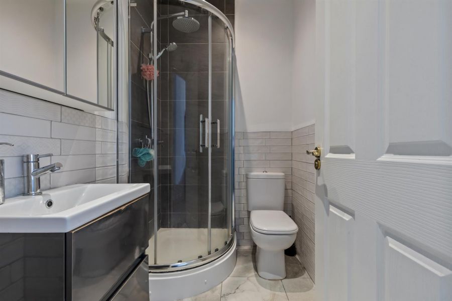 8 Tullynagardy Grove